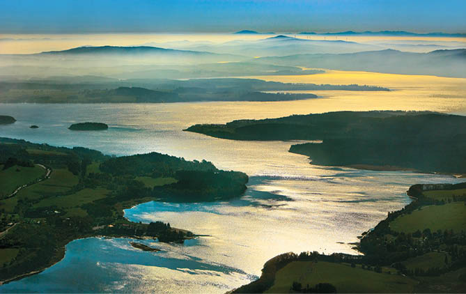 Kniha   ESK  REPUBLIKA LETECK  - Libor Sv  ek  - vyd n  1 , rok 2014 Photographer: Libor Svacek; box fotosvacek cz; Mobile: +420 602428001; 