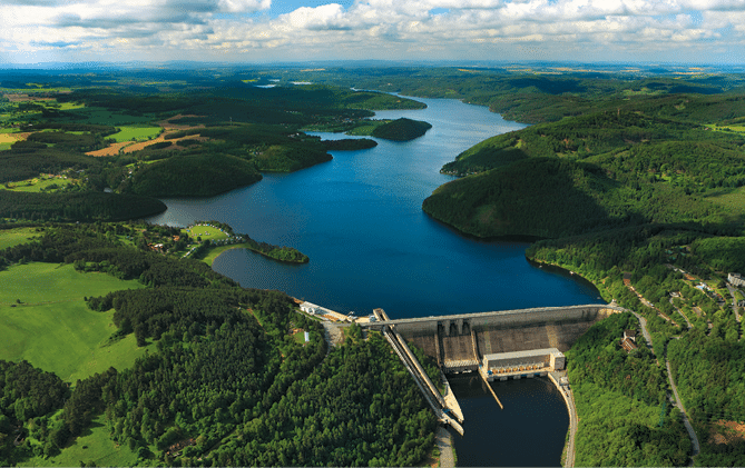 Kniha  VLTAVA - Libor Svacek  - vydani 1 , rok 2011 Photographer: Libor Svacek; box fotosvacek cz; Mobile: +420 602428001; 