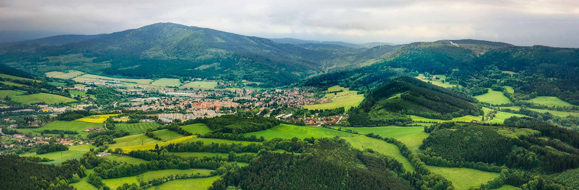 Prachatice v lůně Šumavy, letecký pohled, foto: Libor Sváček